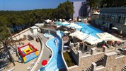Family hotel Vespera - bazeny pri hoteli Vespera, ostrov Lošinj, Chorvátsko