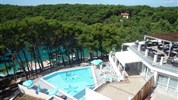 Family hotel Vespera - pohľad na bazény, hotel Vespera, ostrov Lošinj, Chorvátsko